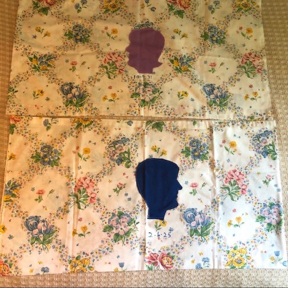 Set of Two Vintage Floral Pillowcases - Picture 4 of 15